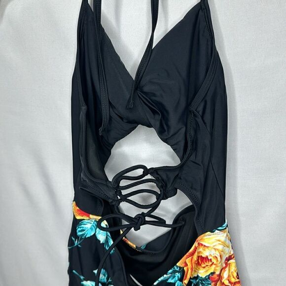 Cupshe One Piece Black Floral Swimsuit. Size L. NWT - Picture 5 of 11